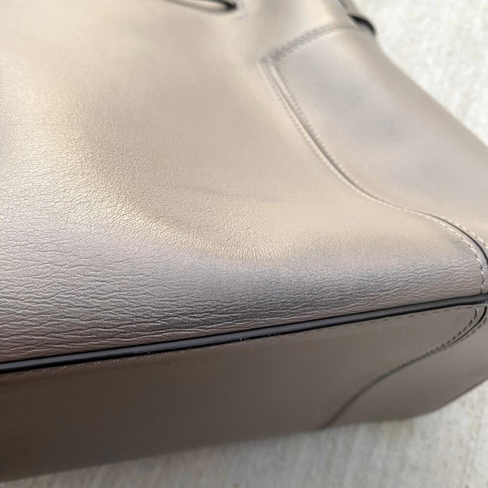 Tory Burch Block T Drawstring 100% Leather Tote B… - image 7